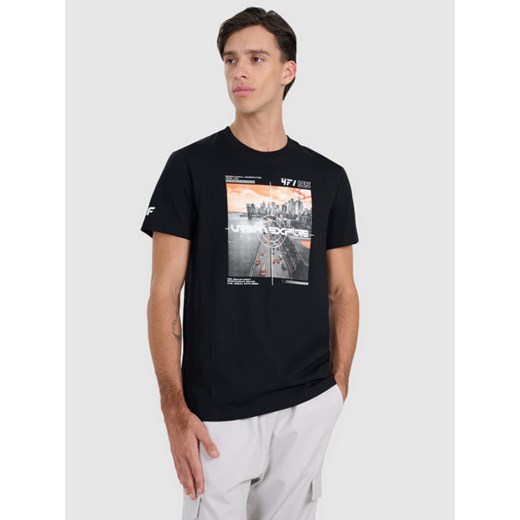 Męski t-shirt z nadrukiem 4F 4FWAW25TTSHM3124 - czarny ze sklepu Sportstylestory.com w kategorii T-shirty męskie - zdjęcie 186540504