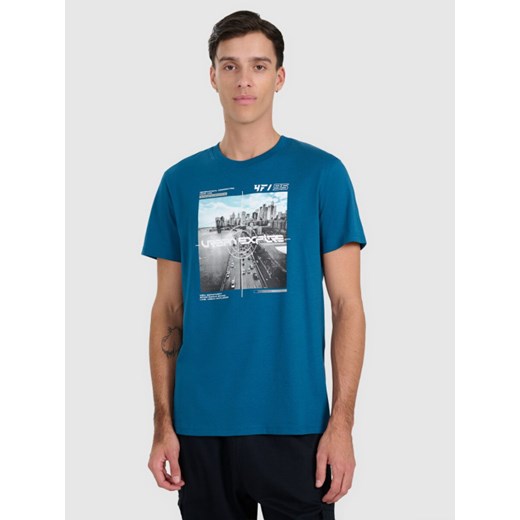 Męski t-shirt z nadrukiem 4F 4FWAW25TTSHM3124 - niebieski ze sklepu Sportstylestory.com w kategorii T-shirty męskie - zdjęcie 186540511