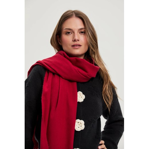 Szal z frędzlami czerwony ze sklepu Moodo.pl w kategorii Szaliki i chusty damskie - zdjęcie 186547224