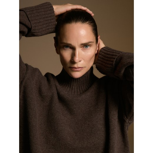 Reserved - Wełniany sweter z golfem - ciemnobrązowy ze sklepu Reserved w kategorii Swetry damskie - zdjęcie 186547583