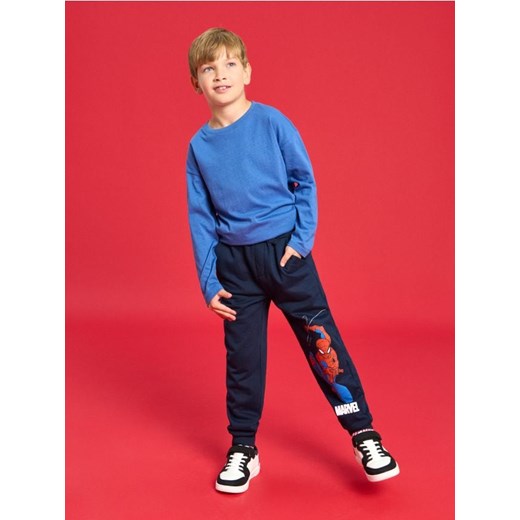 Sinsay - Spodnie dresowe Marvel - granatowy ze sklepu Sinsay w kategorii Spodnie chłopięce - zdjęcie 186548774