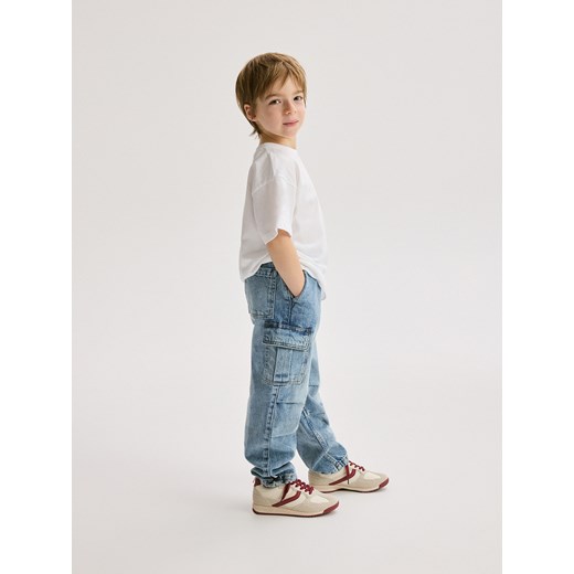 Reserved - Classic denim joggers - niebieski ze sklepu Reserved w kategorii Spodnie chłopięce - zdjęcie 186555124