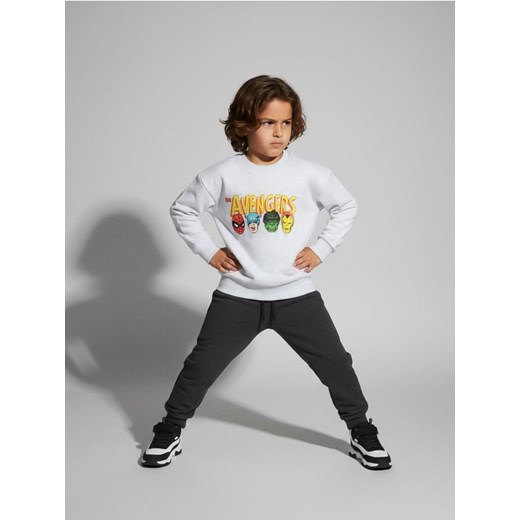 Sinsay - Bluza Avengers - szary - id: 103FC-09M - marki Sinsay - 186557964 Sinsay - Bluza Avengers - szary ze sklepu Sinsay w kategorii Bluzy chłopięce - zdjęcie 186557964