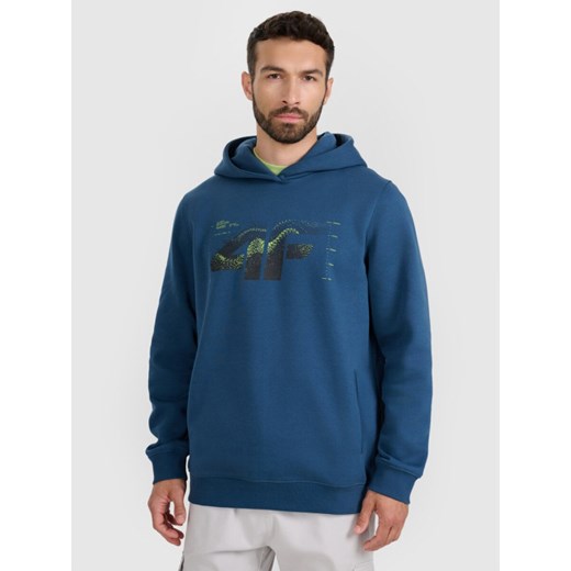 Męska bluza nierozpinana z kapturem 4F 4FWAW25TSWSM1904 - granatowa ze sklepu Sportstylestory.com w kategorii Bluzy męskie - zdjęcie 186558254