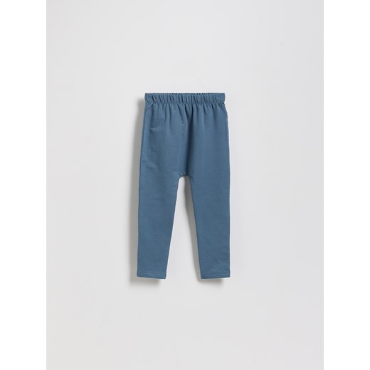 Reserved - Bawełniane legginsy - niebieski - id: 093FO-55X - marki Reserved - 186563120 Reserved - Bawełniane legginsy - niebieski ze sklepu Reserved w kategorii Spodnie chłopięce - zdjęcie 186563120