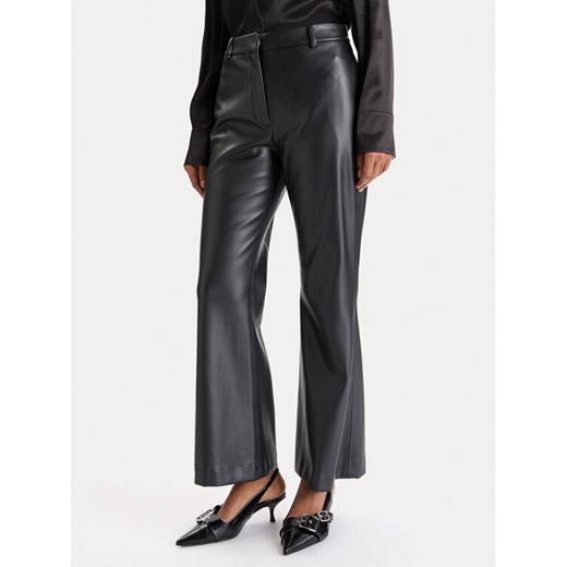 HUGO Spodnie z imitacji skóry Hamunelle-1 50546824 Czarny Flare Fit ze sklepu MODIVO w kategorii Spodnie damskie - zdjęcie 186564811