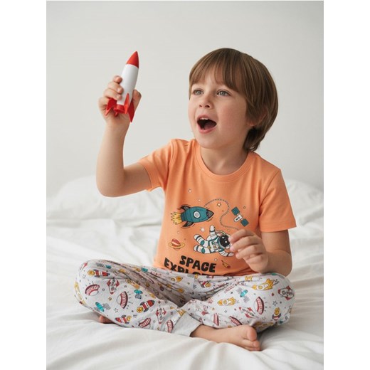 Sinsay - Piżama dwuczęściowa z motywem kosmicznym - pomarańczowy ze sklepu Sinsay w kategorii Piżamy dziecięce - zdjęcie 186578661