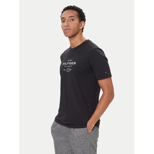 Tommy Hilfiger T-Shirt Stack Graphic MW0MW40002 Czarny Regular Fit ze sklepu MODIVO w kategorii T-shirty męskie - zdjęcie 186588401