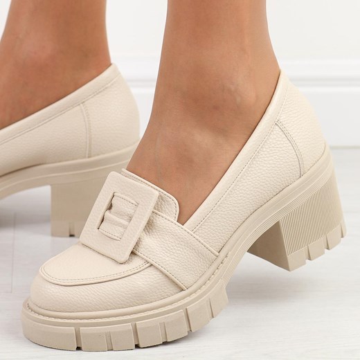 Beżowe groch Polskie półbuty damskie na obcasie Deoni D308 ze sklepu suzana.pl w kategorii Mokasyny damskie - zdjęcie 186589053