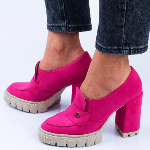 Fuksjowe zamszowe Polskie mokasyny damskie na słupku, loafersy Deoni D ze sklepu suzana.pl w kategorii Mokasyny damskie - zdjęcie 186589111