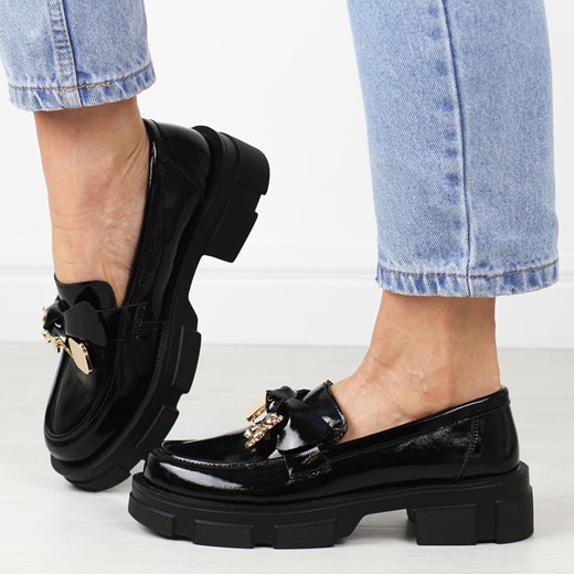 Czarne lakierowane skórzane mokasyny damskie Filippo Dp6101/24 ze sklepu suzana.pl w kategorii Mokasyny damskie - zdjęcie 186589271