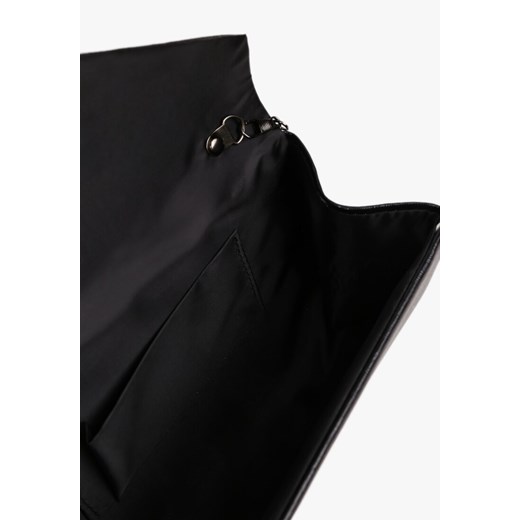 Czarna Metaliczna Torebka Kopertówka z Odpinanym Łańcuszkiem Flonne Renee uniwersalny renee.pl