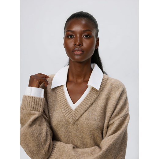 Reserved - Sweter z koszulowym kołnierzem - beżowy Reserved M Reserved