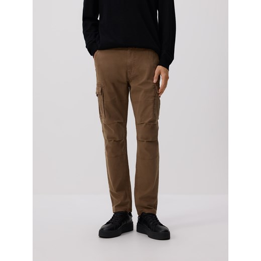 Reserved - Spodnie cargo slim fit - brązowy ze sklepu Reserved w kategorii Spodnie męskie - zdjęcie 186599330
