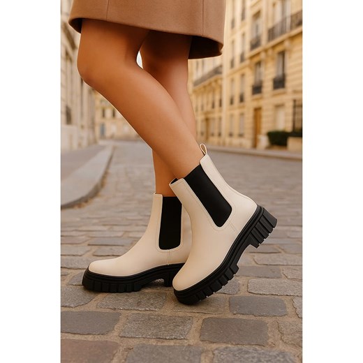 Bellucci Botki w kolorze biało-czarnym ze sklepu Limango Polska w kategorii Botki - zdjęcie 186600094