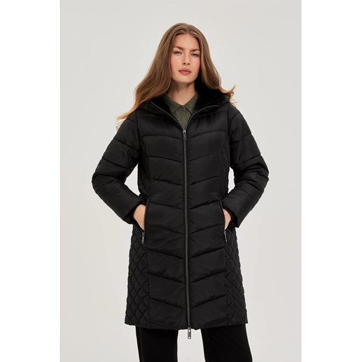 Kurtka z ocieplanym kapturem czarna ze sklepu Moodo.pl w kategorii Kurtki damskie - zdjęcie 186604882