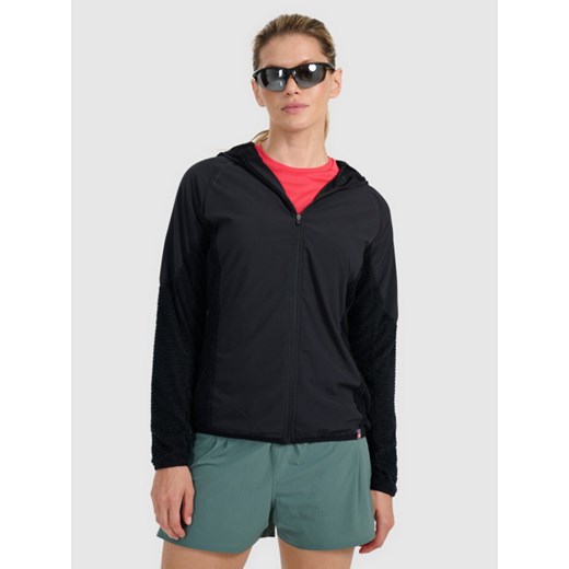 Damska bluza do biegania w terenie 4F 4FWAW25TFSWF584 - czarna ze sklepu Sportstylestory.com w kategorii Bluzy damskie - zdjęcie 186605082