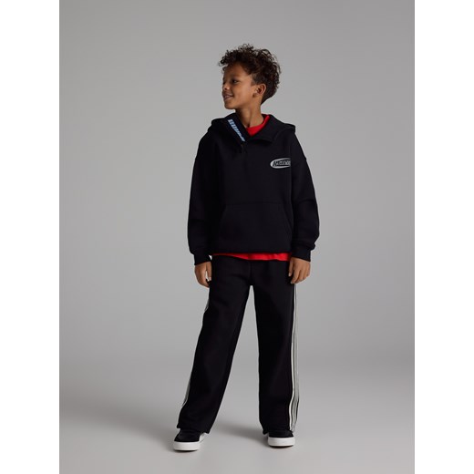 Reserved - Bawełniana bluza z kapturem - czarny ze sklepu Reserved w kategorii Bluzy chłopięce - zdjęcie 186631542