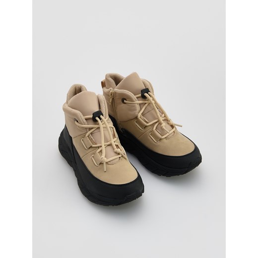 Reserved - Buty trekkingowe z ociepleniem - beżowy ze sklepu Reserved w kategorii Buty zimowe dziecięce - zdjęcie 186632583