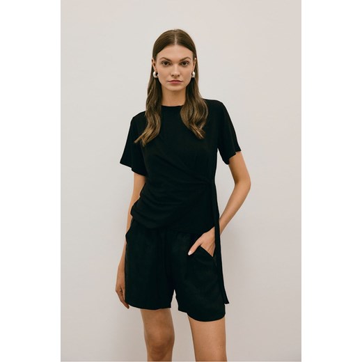 T-SHIRT DAMSKI ZOI BLACK ze sklepu Jemiol w kategorii Bluzki damskie - zdjęcie 186640653