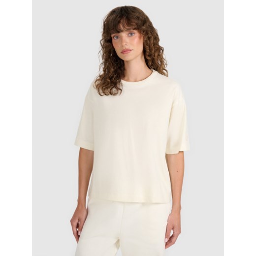 Damski t-shirt oversize 4F 4FWAW25TTSHF2350 - beżowy ze sklepu Sportstylestory.com w kategorii Bluzki damskie - zdjęcie 186640982