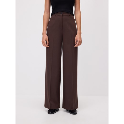 Reserved - Szerokie spodnie z kantem - ciemnobrązowy ze sklepu Reserved w kategorii Spodnie damskie - zdjęcie 186646354