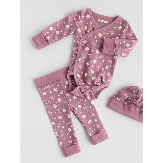 Reserved - Bawełniany komplet z czapką - jasnofioletowy ze sklepu Reserved w kategorii Komplety niemowlęce - zdjęcie 186646531