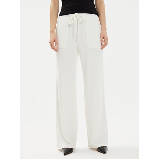 Imperial Spodnie dresowe P3E7CAB Biały Regular Fit ze sklepu MODIVO w kategorii Spodnie damskie - zdjęcie 186655184