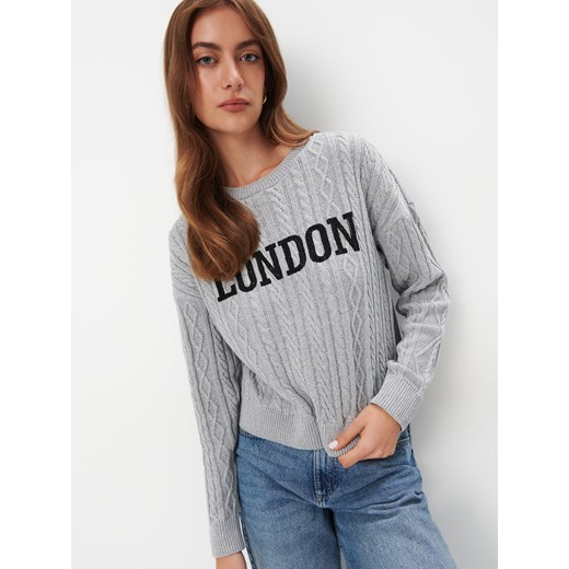 Mohito - Szary sweter z napisem - szary ze sklepu Mohito w kategorii Swetry damskie - zdjęcie 186659322