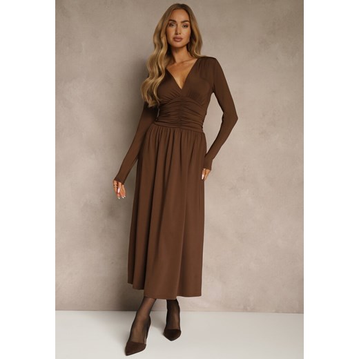 Brązowa Taliowana Sukienka Longsleeve z Wiskozą z Marszczeniem i Dekoltem V Elirie ze sklepu renee.pl w kategorii Sukienki - zdjęcie 186659943