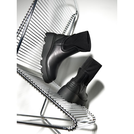 Sinsay - Botki z imitacji skóry - czarny Sinsay 37 Sinsay