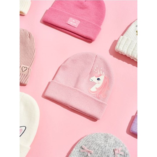 Sinsay - Czapka beanie z nadrukiem jednorożca - różowy - id: 092FG-03X - marki Sinsay - 186665382 Sinsay - Czapka beanie z nadrukiem jednorożca - różowy ze sklepu Sinsay w kategorii Czapki dziecięce - zdjęcie 186665382
