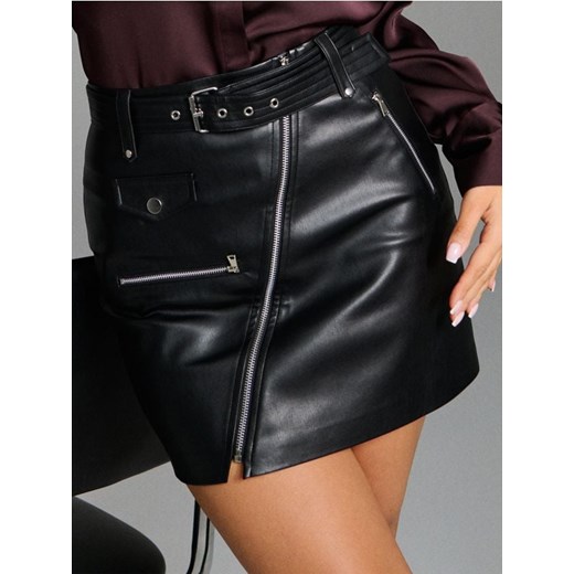 Sinsay - Spódnica mini z imitacji skóry - czarny ze sklepu Sinsay w kategorii Spódnice - zdjęcie 186665463