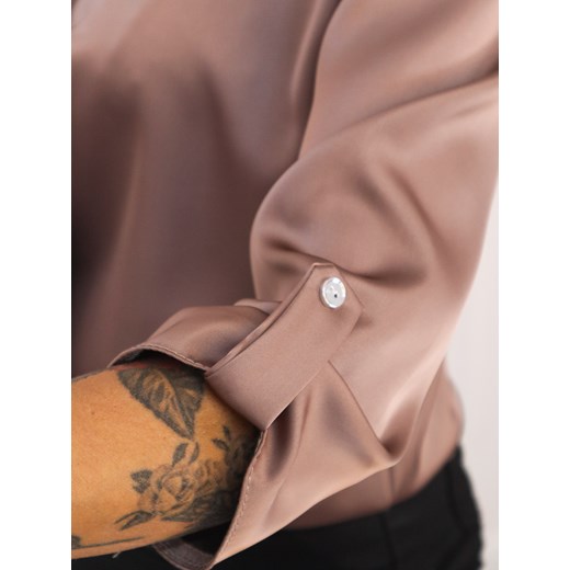 SATYNOWA BLUZKA Z OZDOBNYM WIĄZANIEM PRZY SZYI- BRĄZOWA ze sklepu olika.com.pl w kategorii Bluzki damskie - zdjęcie 186669381