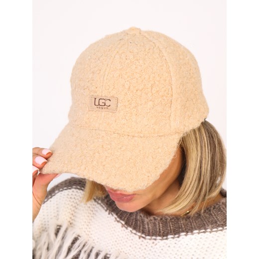 CZAPKA Z IMITACJI BARANKA Z DASZKIEM I LOGO-BRĄZOWA ze sklepu olika.com.pl w kategorii Czapki z daszkiem damskie - zdjęcie 186669384