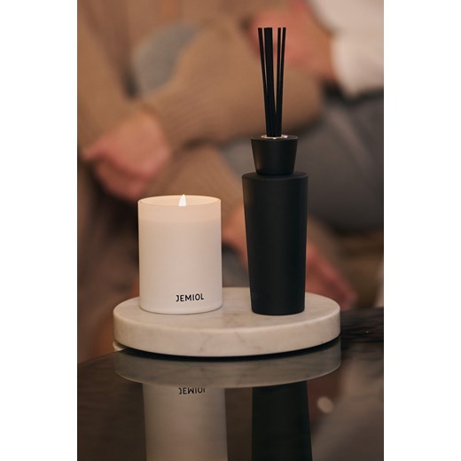 ŚWIECA ZAPACHOWA AMBER & OAK SMOKE Jemiol