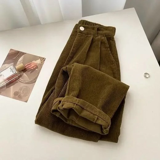 Damskie sztruksowe spodnie typu baggy - Khaki S ze sklepu Intimica.pl w kategorii Spodnie damskie - zdjęcie 186671001