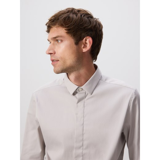 Reserved - Gładka koszula super slim fit - beżowy ze sklepu Reserved w kategorii Koszule męskie - zdjęcie 186673270