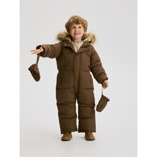 Reserved - Ocieplany kombinezon z rękawiczkami - ciemnobrązowy ze sklepu Reserved w kategorii Kombinezony chłopięce - zdjęcie 186673352