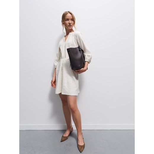 Mohito - Koszulowa sukienka mini - kremowy ze sklepu Mohito w kategorii Sukienki - zdjęcie 186676671