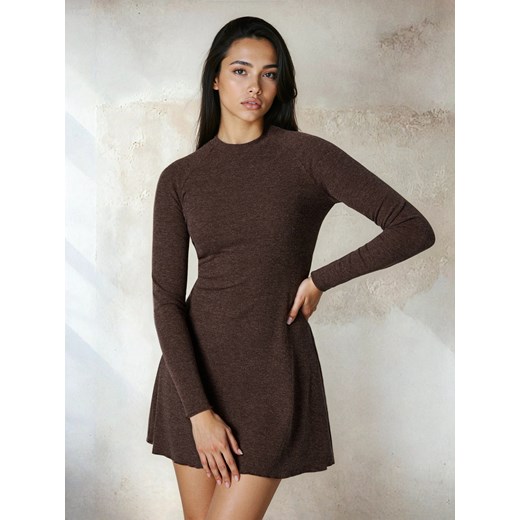 Sinsay - Prążkowana sukienka mini - brązowy Sinsay M Sinsay