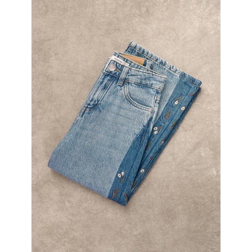 Reserved - Jeansy wide leg z haftem - niebieski - id: 814FF-50J - marki Reserved - 186698742 Reserved - Jeansy wide leg z haftem - niebieski ze sklepu Reserved w kategorii Spodnie dziewczęce - zdjęcie 186698742
