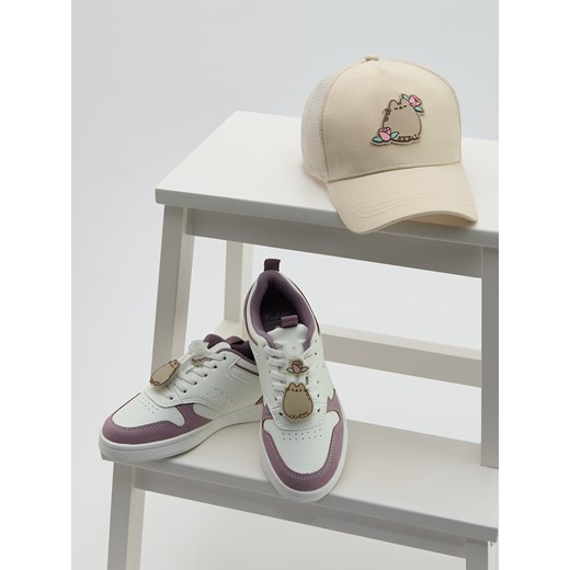 Reserved - Sneakersy z imitacji skóry Pusheen - biały ze sklepu Reserved w kategorii Buty sportowe dziecięce - zdjęcie 186701192