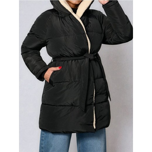 Sinsay - Pikowany płaszcz z kapturem - czarny ze sklepu Sinsay w kategorii Płaszcze damskie - zdjęcie 186703012