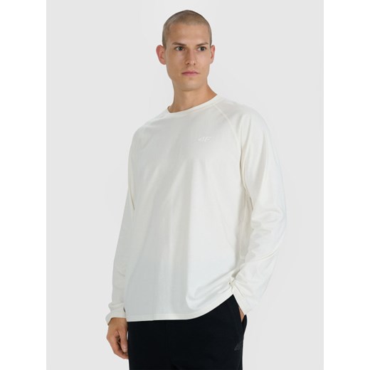 Męski longsleeve basic 4F 4FWAW25TLONM474 - beżowy ze sklepu Sportstylestory.com w kategorii T-shirty męskie - zdjęcie 186703271