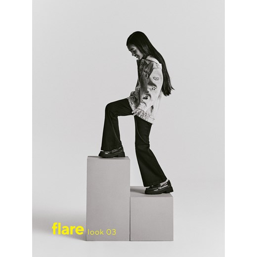 Reserved - Jeansy flare high waist - czarny ze sklepu Reserved w kategorii Spodnie dziewczęce - zdjęcie 186704394