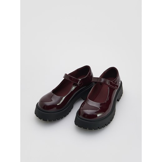 Reserved - Lakierowane loafersy - mahoniowy ze sklepu Reserved w kategorii Półbuty dziecięce - zdjęcie 186712394