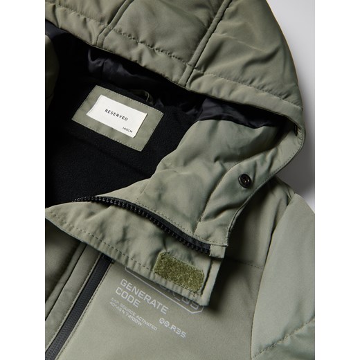 Reserved - Ocieplana kurtka z kapturem - jasny zielony ze sklepu Reserved w kategorii Kurtki chłopięce - zdjęcie 186712463