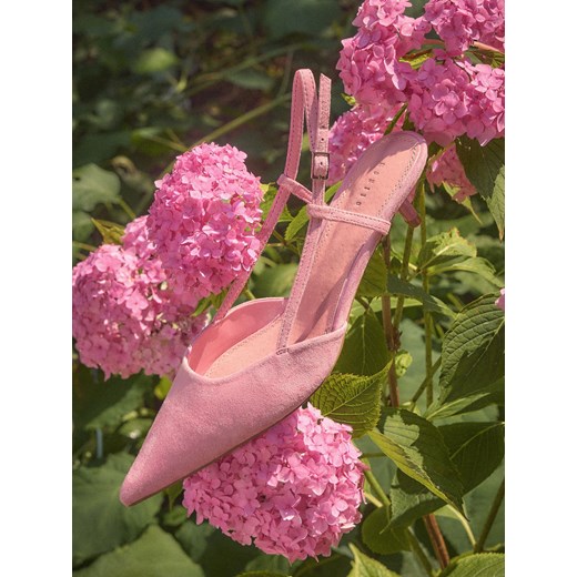 Mohito - Zamszowe czółenka na szpilce - różowy ze sklepu Mohito w kategorii Czółenka - zdjęcie 186713662