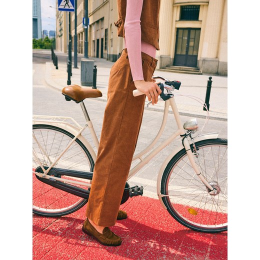 Mohito - Skórzane loafersy - brązowy ze sklepu Mohito w kategorii Półbuty damskie - zdjęcie 186714184